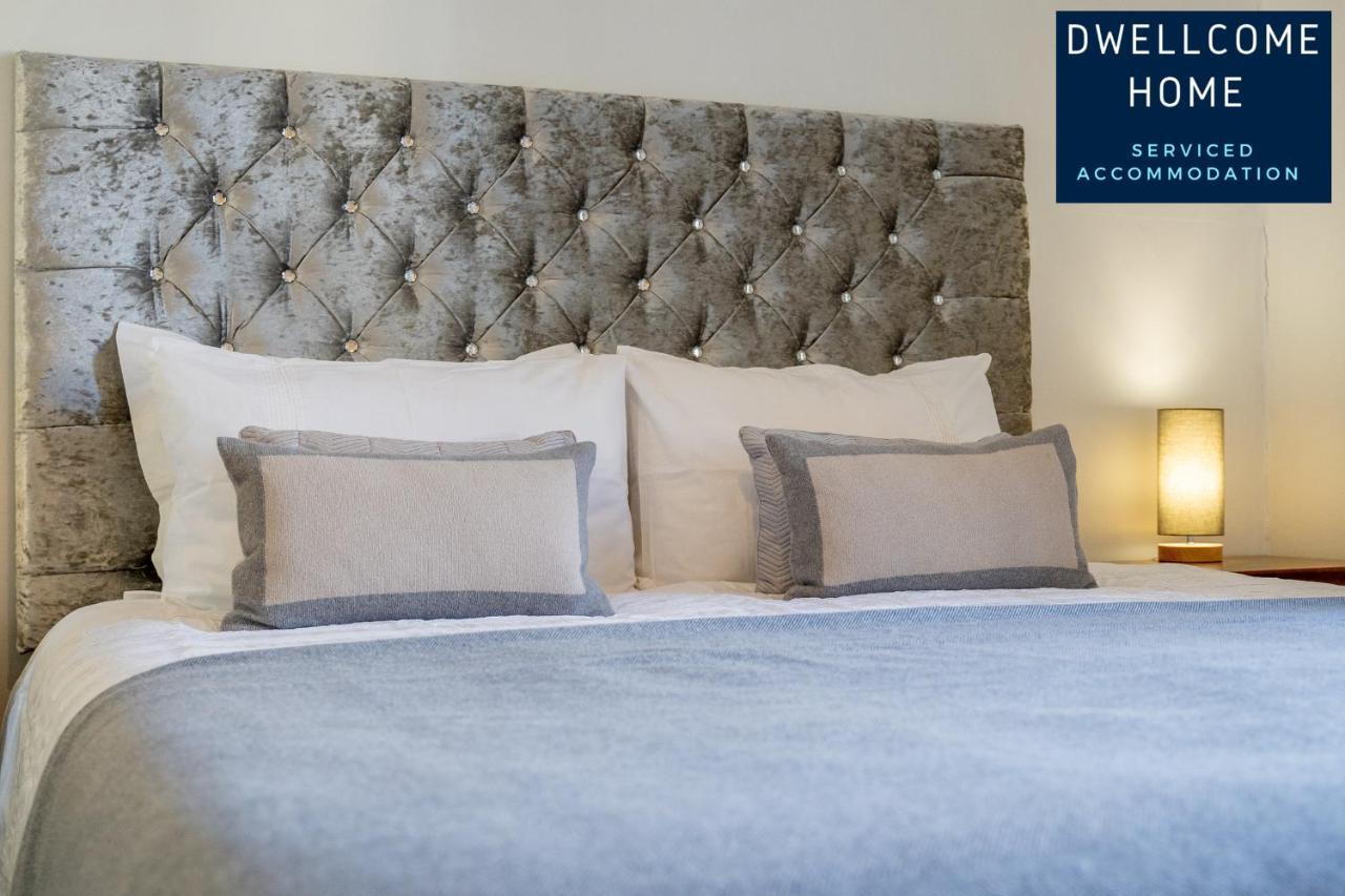 Dwellcome Ltd 3 Double Bedroom - Our Site For Assurance Apartment